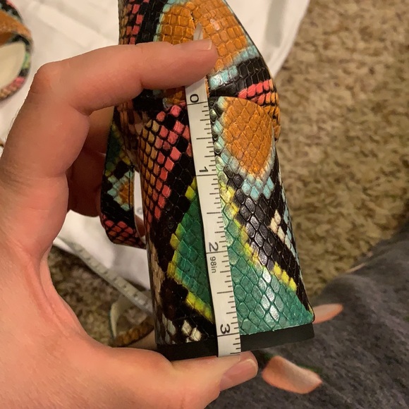 Alice and Olivia Lillian snake print - Picture 5 of 6